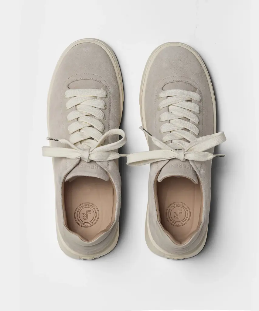 REFERENCTheCassettaCementGreySuede_05.webp