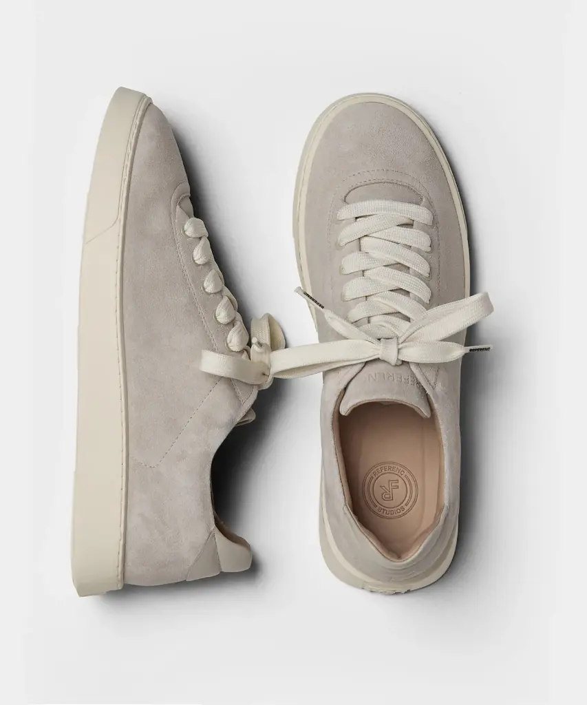 REFERENCTheCassettaCementGreySuede_06.webp
